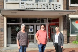 (v.l.n.r.) Ratsleute Gunda Schröder, Hartmut Wrede und Ulla Fugel